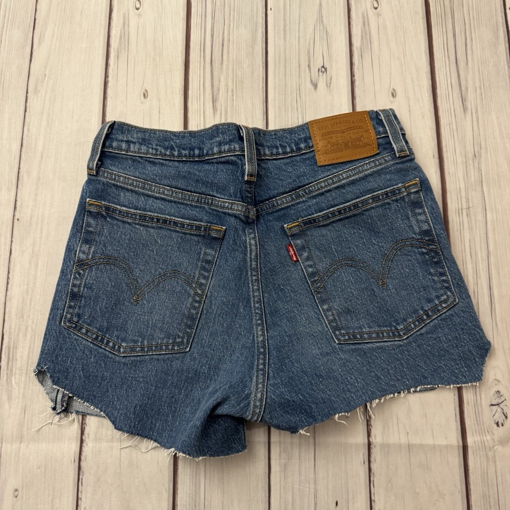 Levi's Wedgie Straight Shorts 26 High Rise Button Fly Distressed‎ Denim